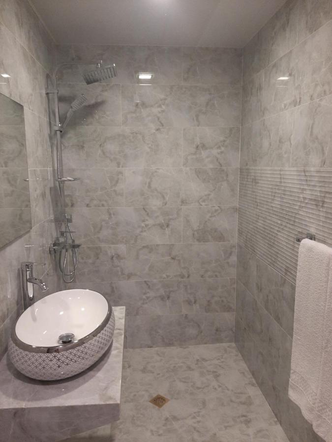 Sanli Hotel Mestia Ngoại thất bức ảnh