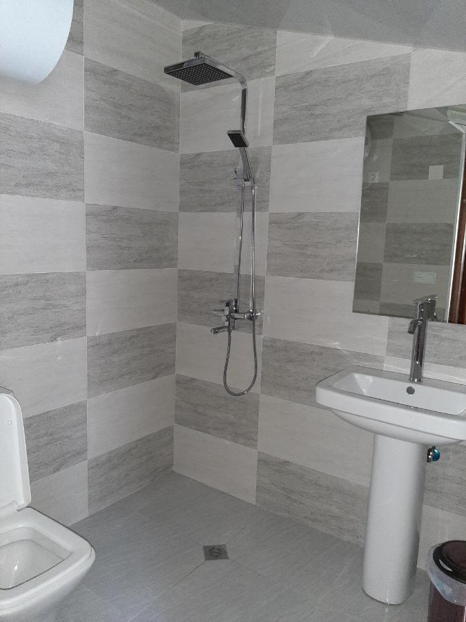 Sanli Hotel Mestia Ngoại thất bức ảnh