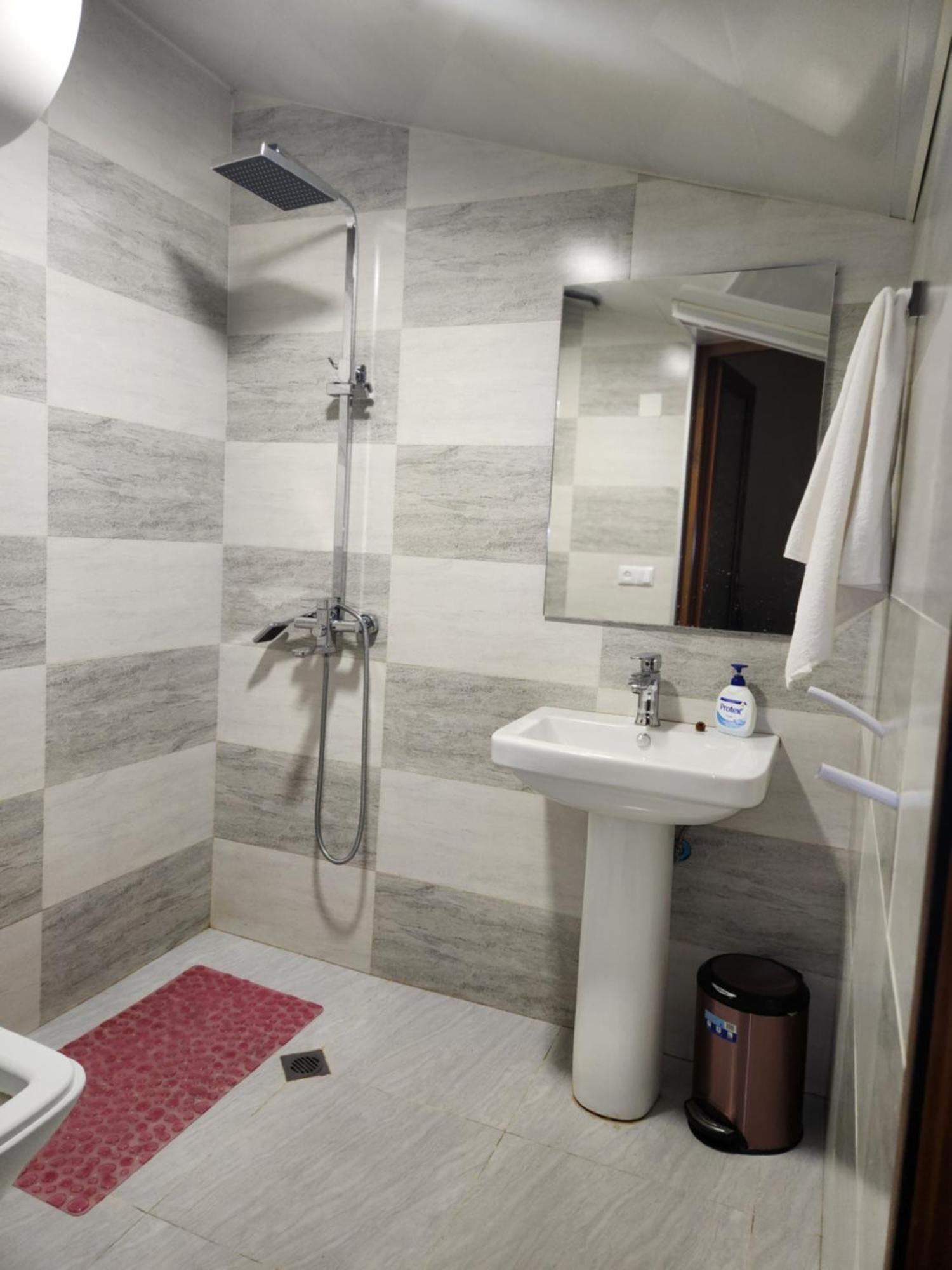 Sanli Hotel Mestia Ngoại thất bức ảnh