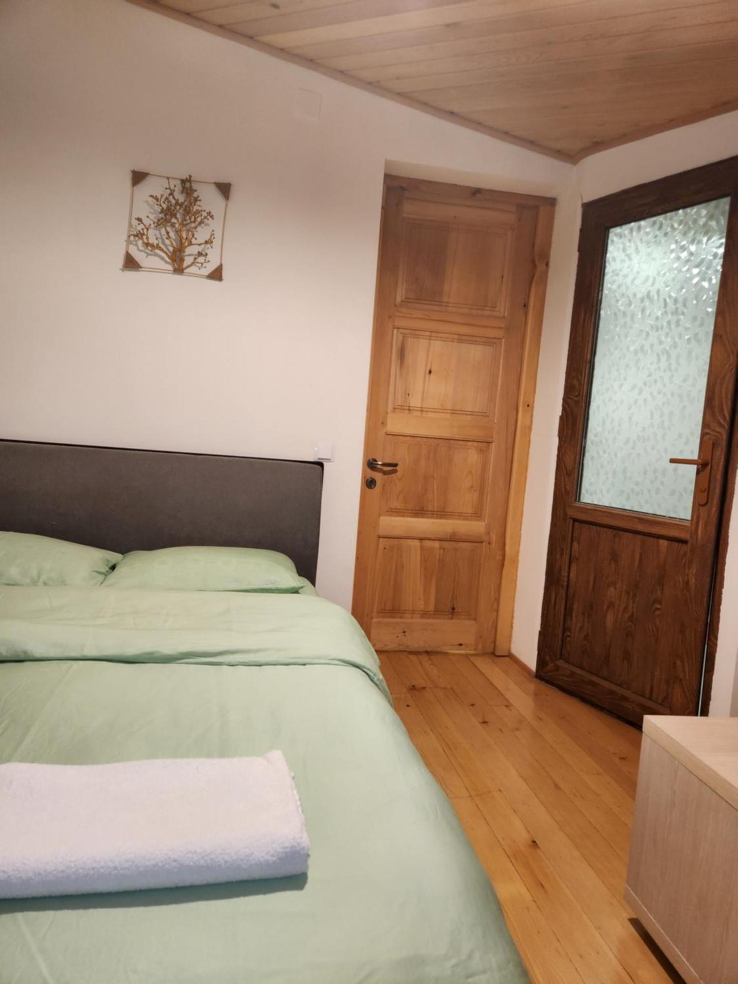 Sanli Hotel Mestia Ngoại thất bức ảnh