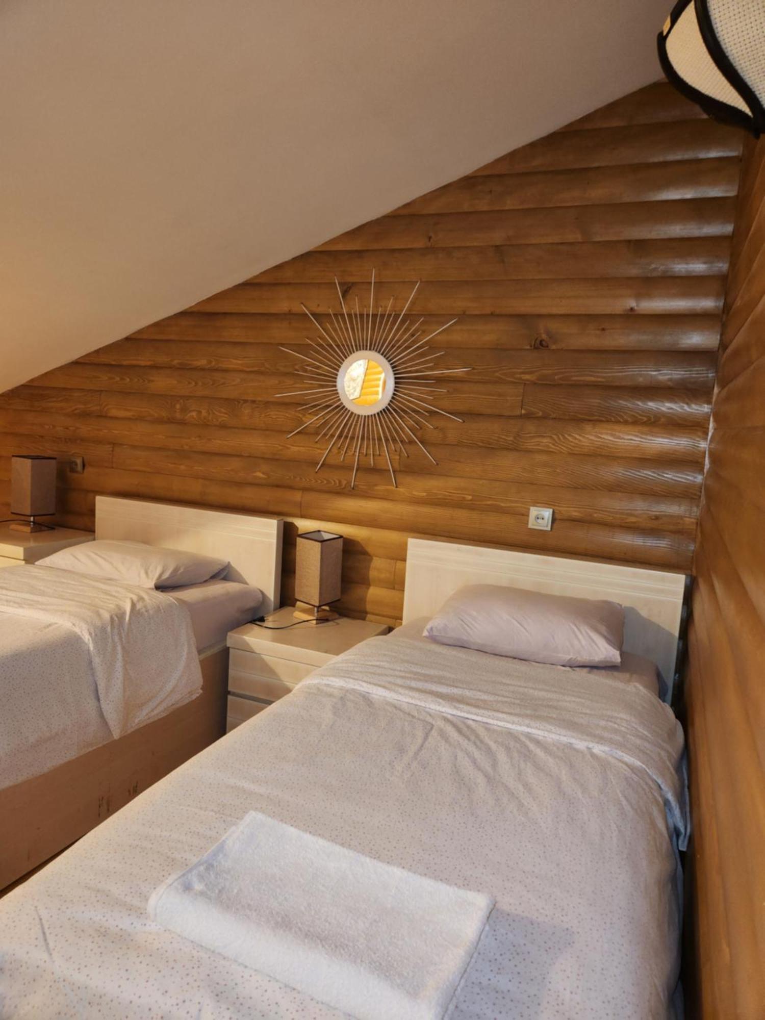 Sanli Hotel Mestia Ngoại thất bức ảnh
