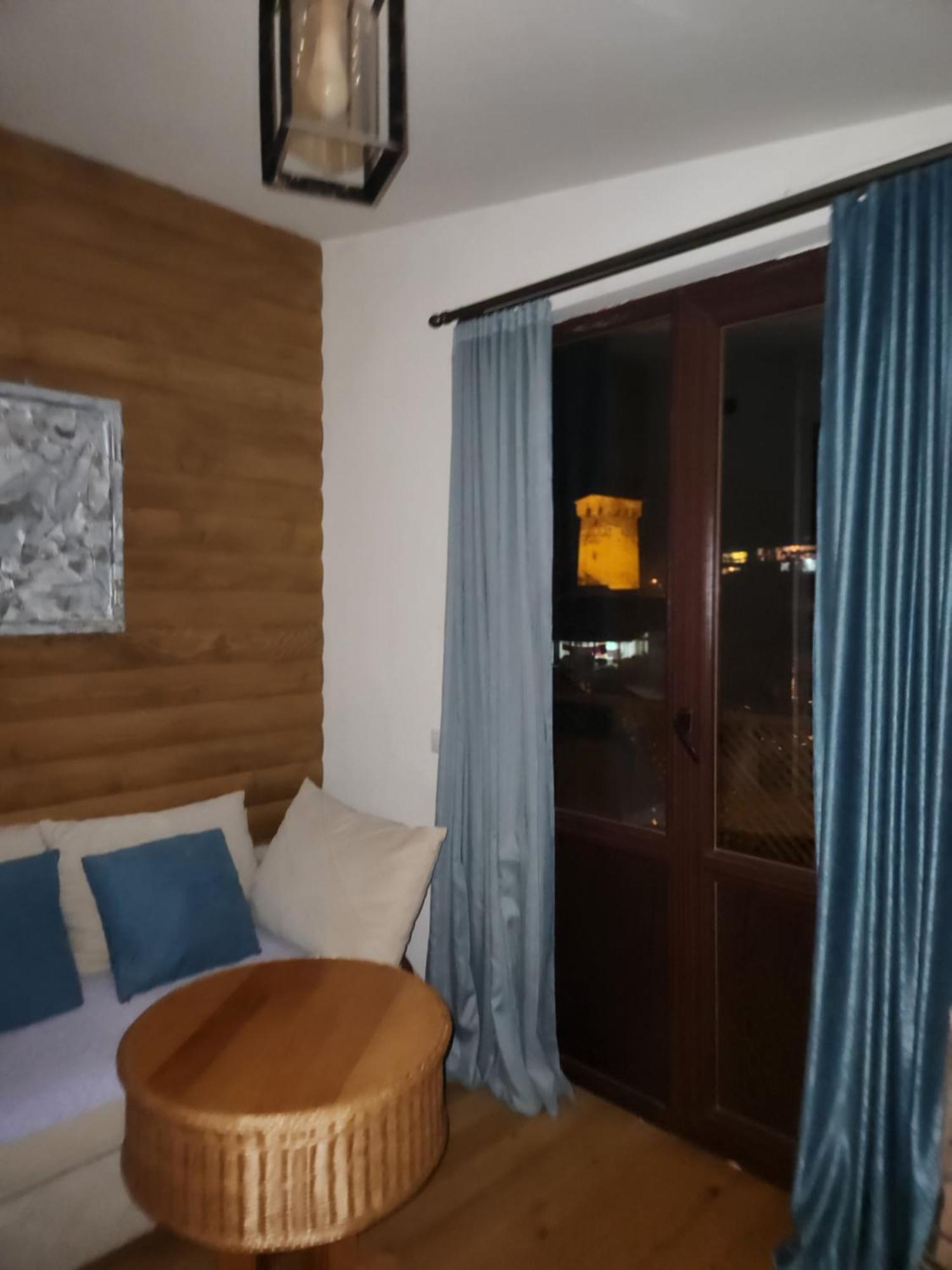 Sanli Hotel Mestia Ngoại thất bức ảnh