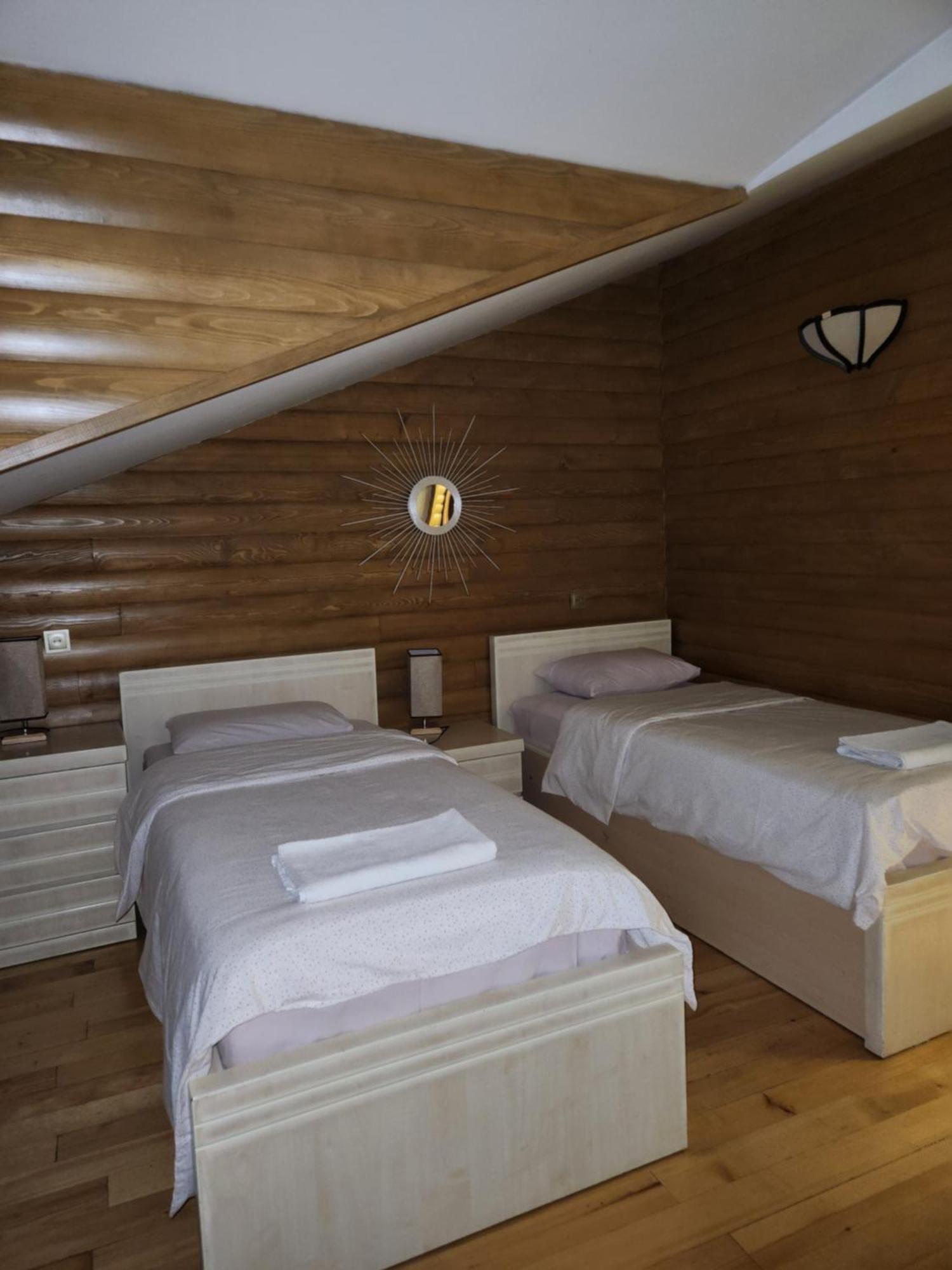 Sanli Hotel Mestia Ngoại thất bức ảnh