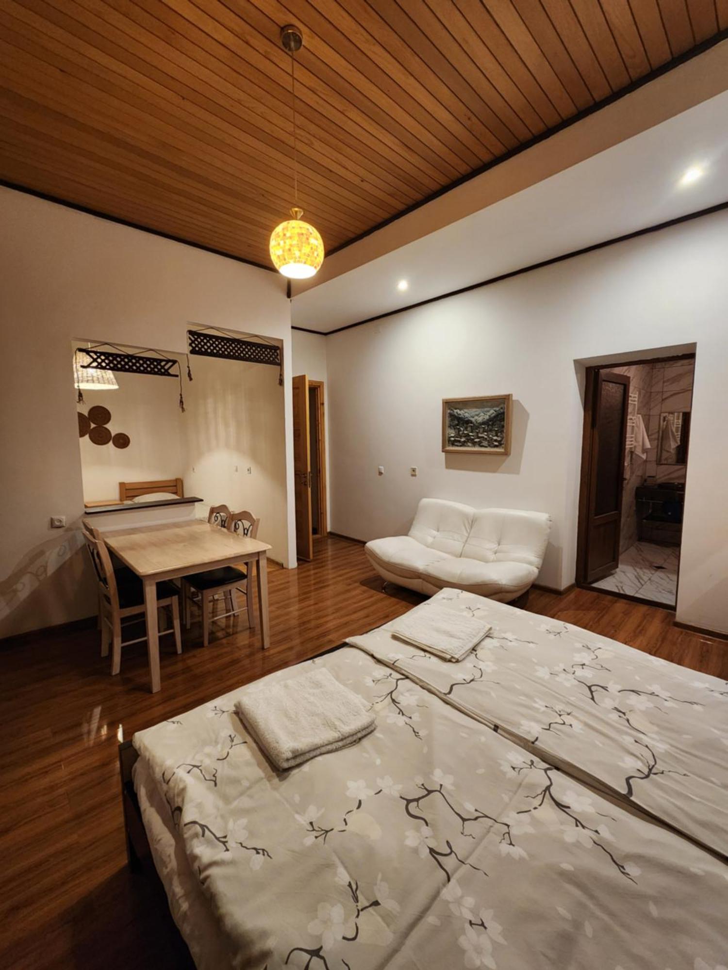 Sanli Hotel Mestia Ngoại thất bức ảnh